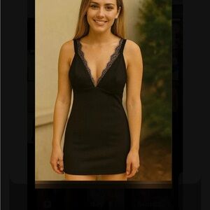 Chic Black Lace Detail Chemise